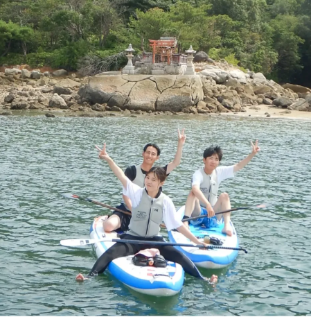 サップをしている人